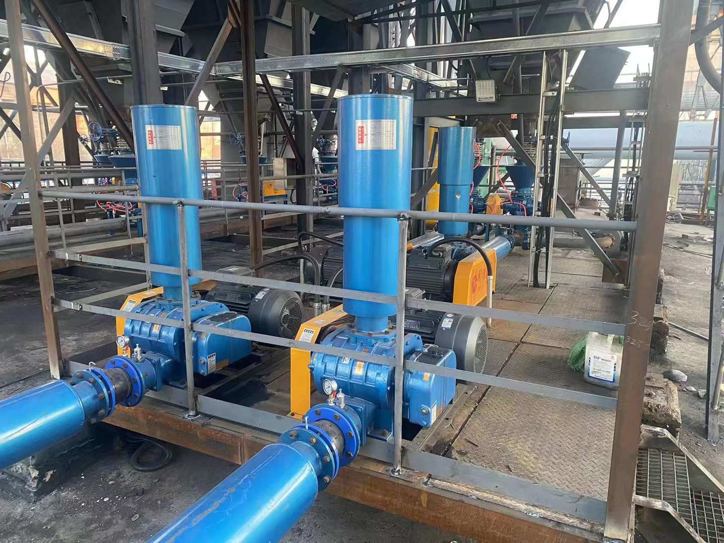 Shandong Yinchi uvádí na trh revoluční systém pneumatického dopravního stroje s automatickým podáváním pro vylepšenou manipulaci s materiálem